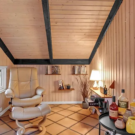 Prázdninový dům 3 Bedroom Awesome In *