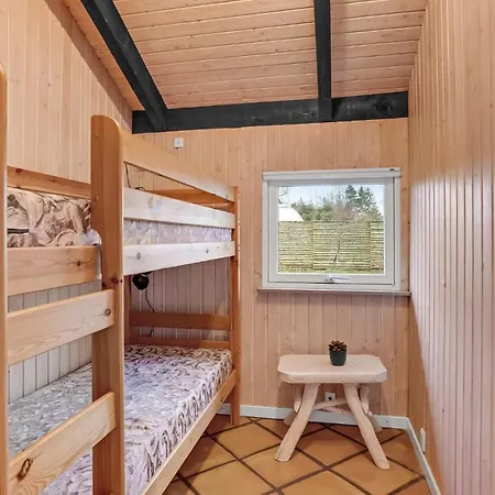 3 Bedroom Awesome In Prázdninový dům Middelfart